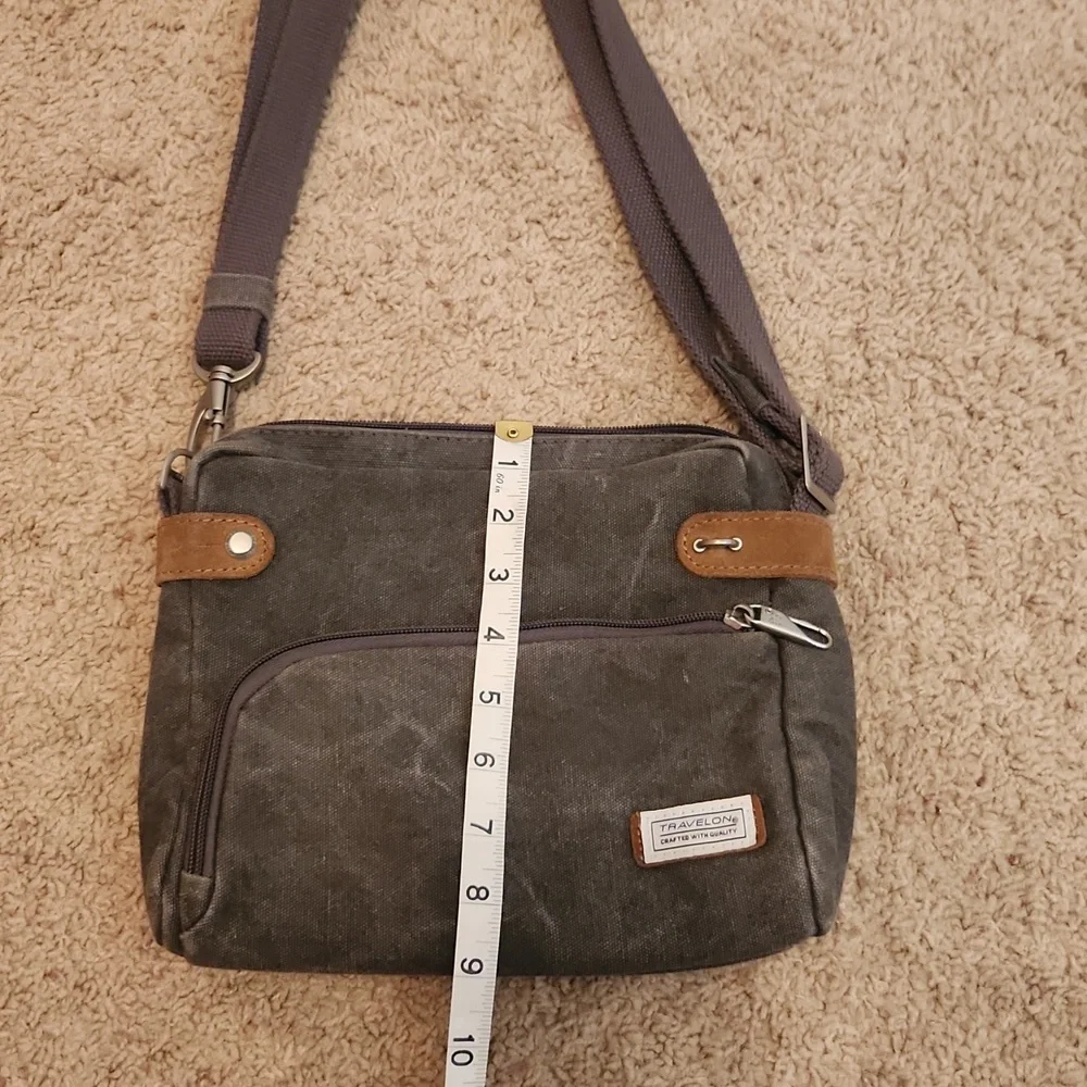 Travelon Anti-Theft Heritage Gray Crossbody Travel Bag with Adjustable Strap‎